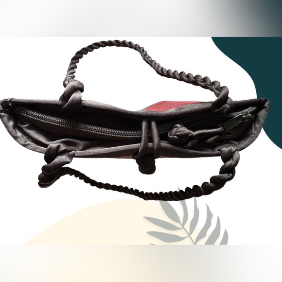 Baskets of Cambodia! Petite Curved Avi in Crimson Shoulder Bag - Picture 5 of 10